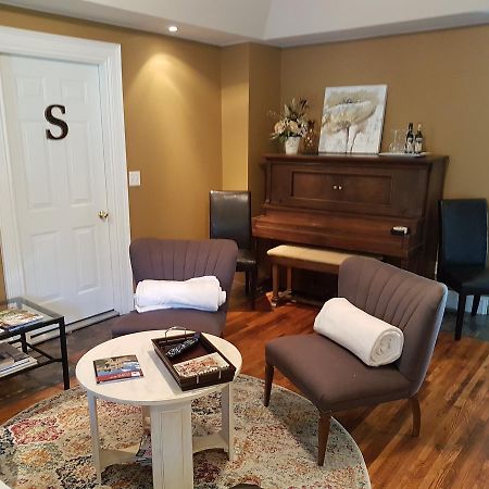 Kingsville Hellemsfield Inn & Bed And Breakfast المظهر الخارجي الصورة