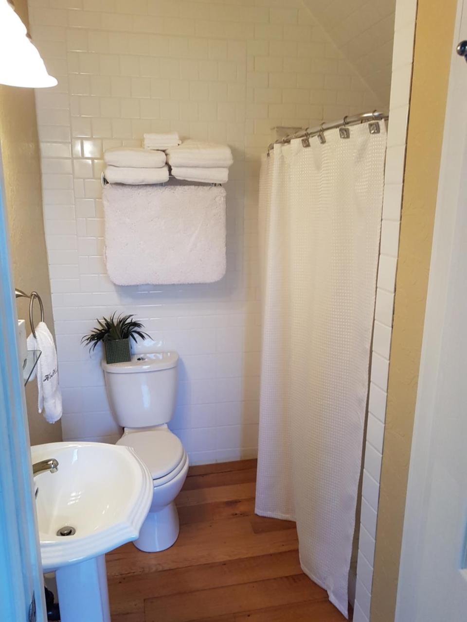 Kingsville Hellemsfield Inn & Bed And Breakfast المظهر الخارجي الصورة
